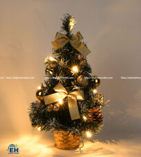 LARGE DECORATIVE CHRISTMAS TREE